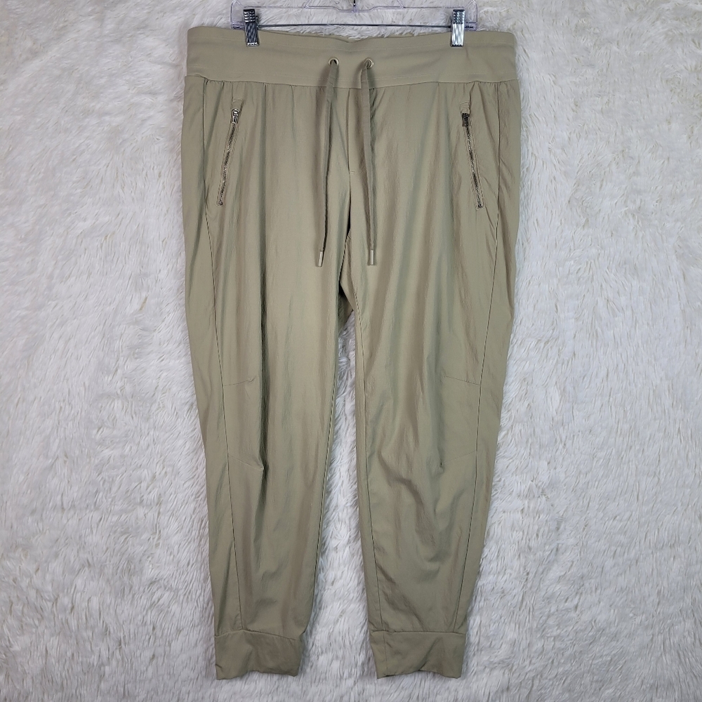 Athleta Sz 16 Beige Trekkie Mid-Rise Legacy Jogger Athleisure Neutral